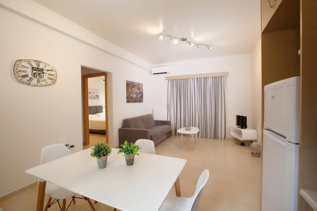 Petra Thea Apartment Calamata Exterior foto