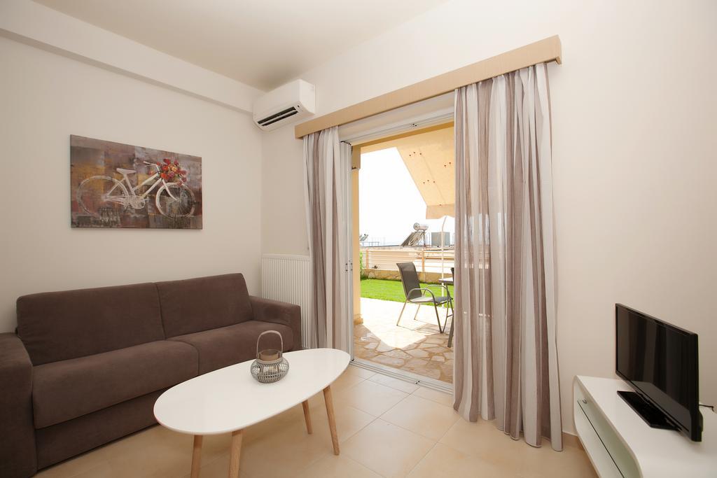Petra Thea Apartment Calamata Exterior foto