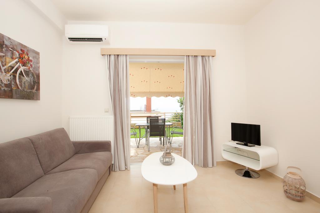 Petra Thea Apartment Calamata Exterior foto