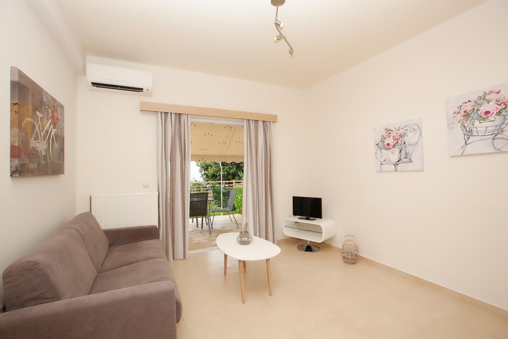 Petra Thea Apartment Calamata Exterior foto
